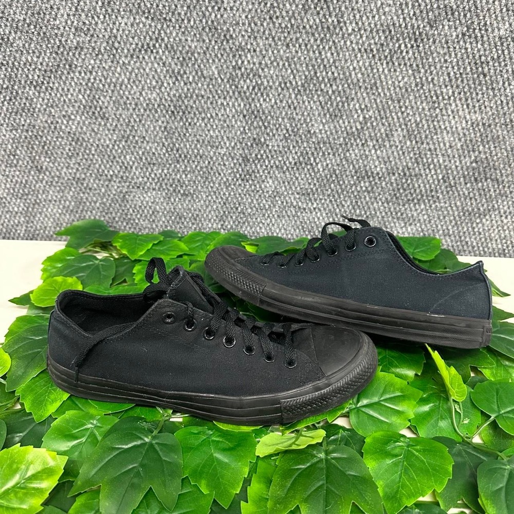 Converse Chuck Taylor All Star Low Top Triple Black Sneakers
